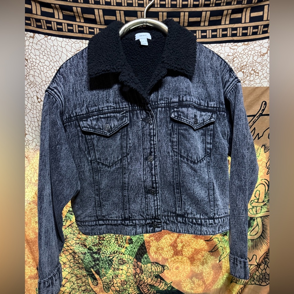 Forever 21 Black and Gray Sherpa lined Jean Jacket medium